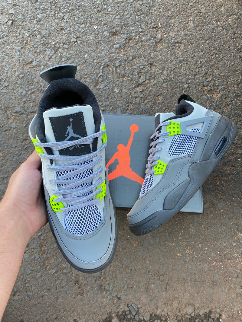 Nike Jordan4 Cinza