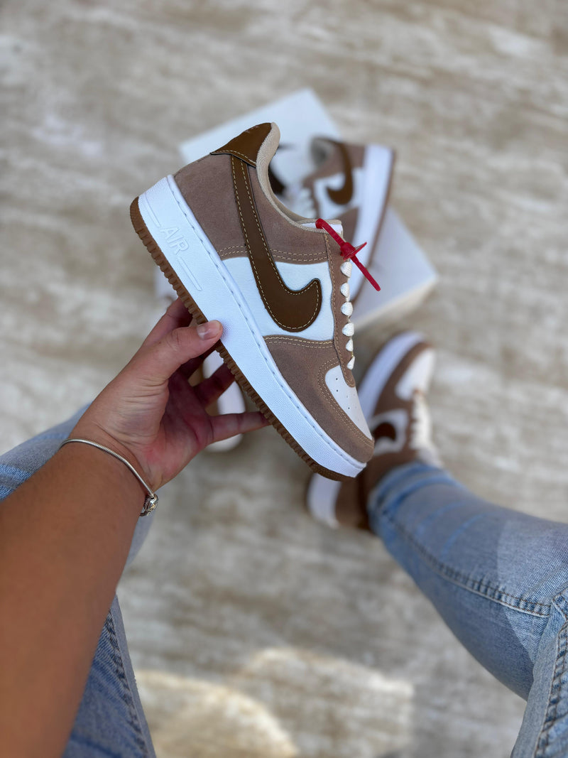 Nike Air Force Caramelo Camurça