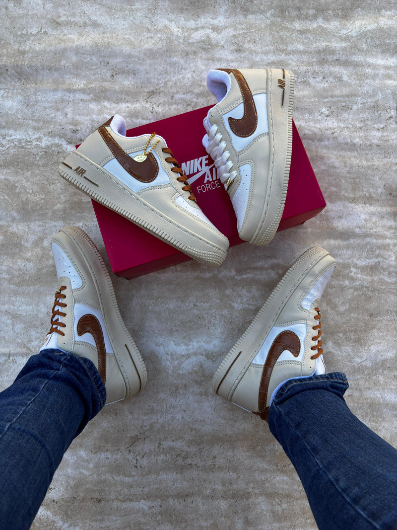 Nike Air force Areia/branco/ caramelo Medalha