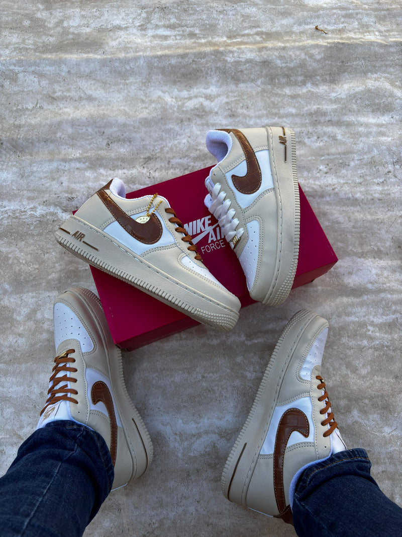 Nike Air force Areia/branco/ caramelo Medalha