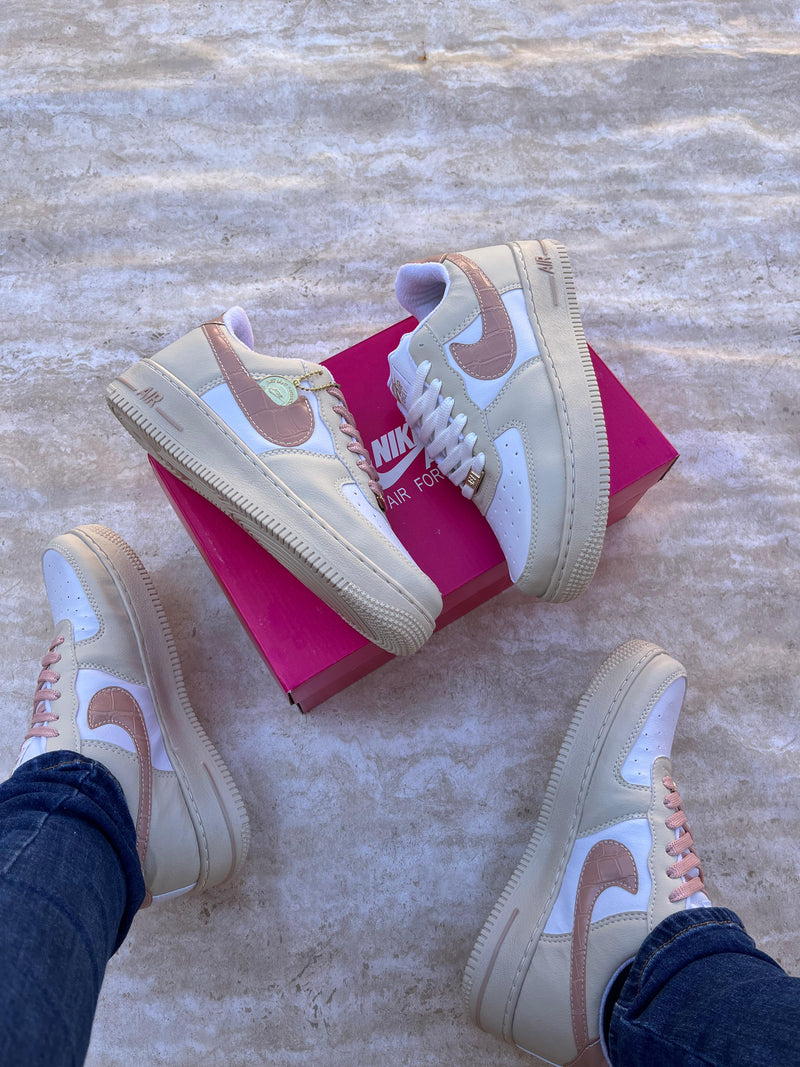 Nike Air force Areia /branco/  nude Medalha