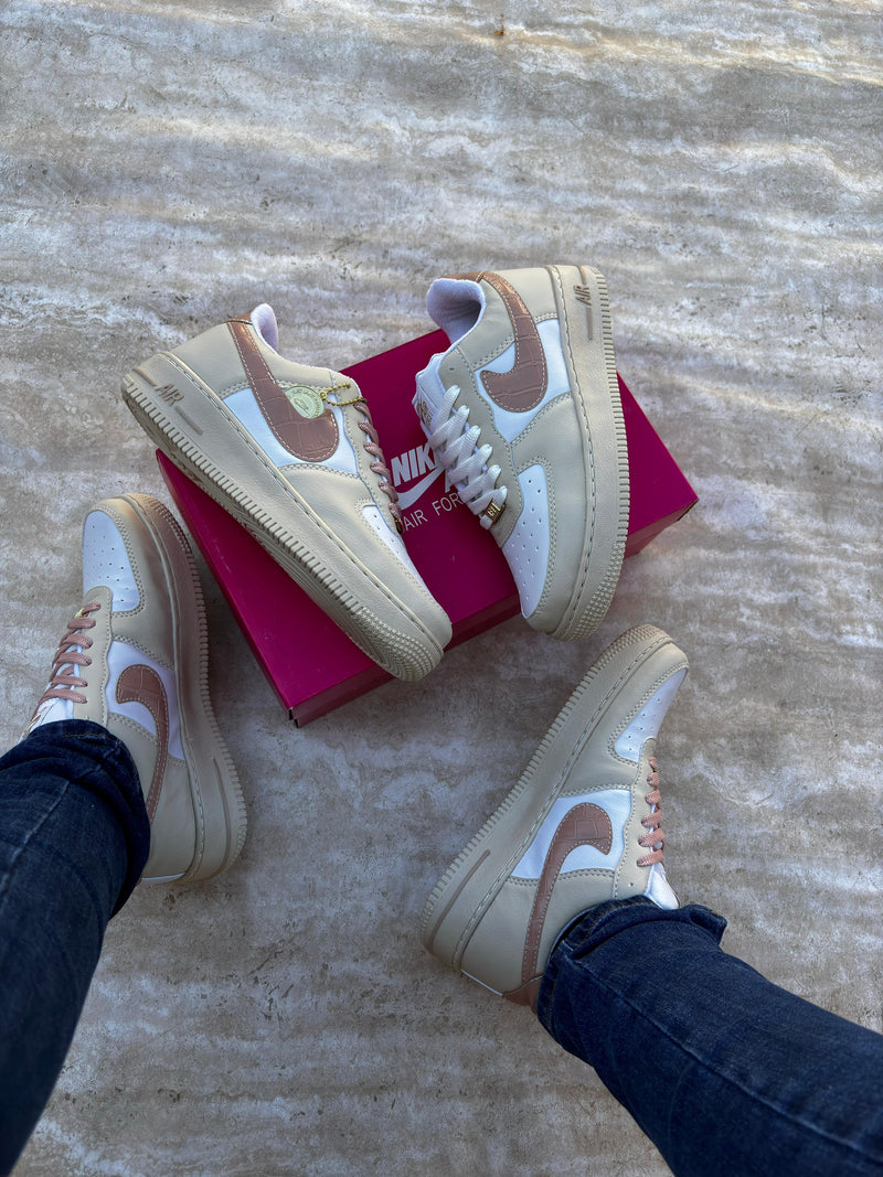 Nike Air force Areia /branco/  nude Medalha