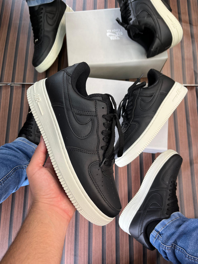 Tenis Air Force Preto/Branco